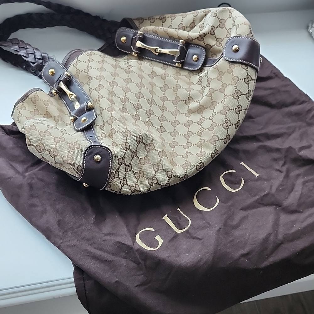 Gucci Pelham  Shoulder Bag